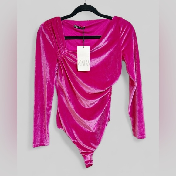 Zara Long Sleeve Hot Pink Velvet Bodysuit Size Small NWT - Picture 2 of 8
